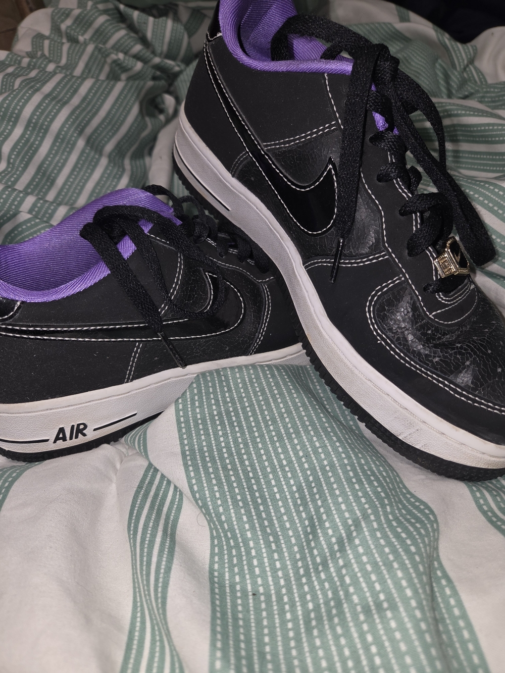 Nike Women’s Black & Purple Air Low-Top Sneakers